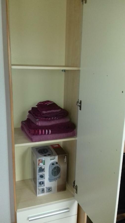 Biberach-Riss-Zimmer-Frei, Einzel-Zimmer Bad Kueche Birkenhard Phòng bức ảnh